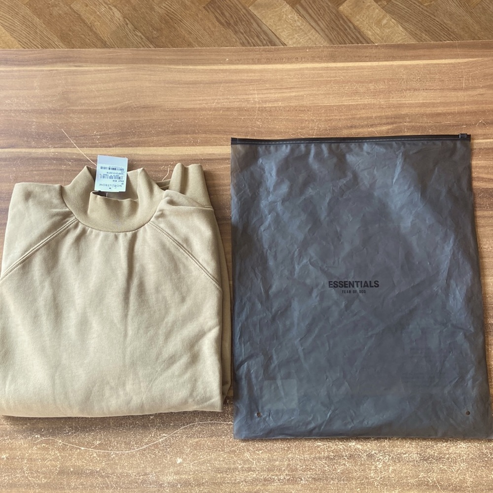 NWT Fear Of God Essentials Mock Neck 3/4 Wide Sleeve Size Medium